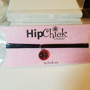 Hipchick Choker J in Charm